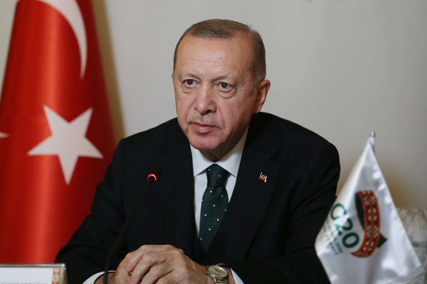 Cumhurbaşkanı Erdoğan'dan G-20 ülkelerine "mülteci" çağrısı Cumhurbaşkanı Erdoğan'dan G-20 ülkelerine "mülteci" çağrısı